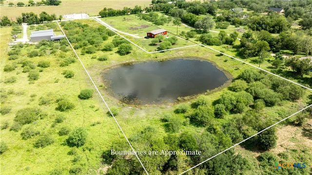 3837 Callihan Road, Luling, TX 78648