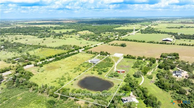 3837 Callihan Road, Luling, TX 78648