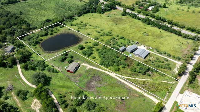 3837 Callihan Road, Luling, TX 78648