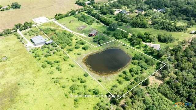 3837 Callihan Road, Luling, TX 78648