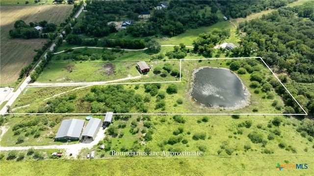 3837 Callihan Road, Luling, TX 78648