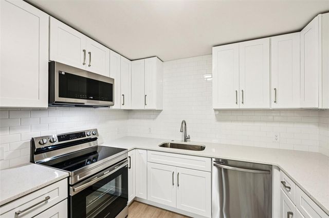 3182 HATTON STREET, Sarasota, FL 34237