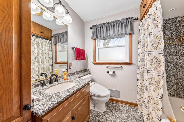 14530 Lindsay DRIVE, Brookfield, WI 53005