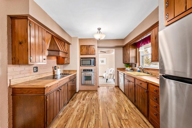 14530 Lindsay DRIVE, Brookfield, WI 53005