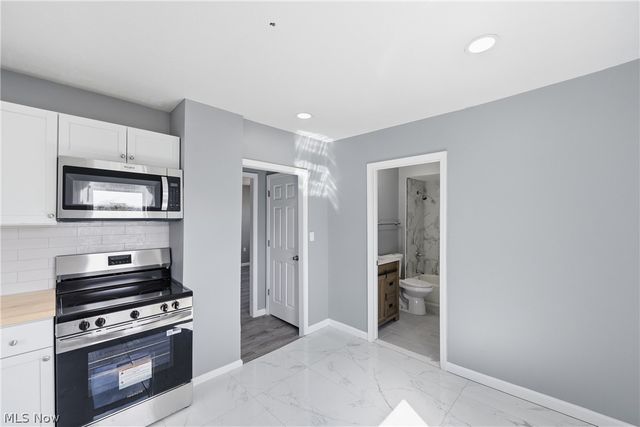 3237 Seymour Avenue, Cleveland, OH 44113