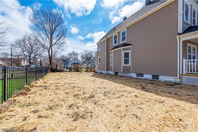 3237 Seymour Avenue, Cleveland, OH 44113