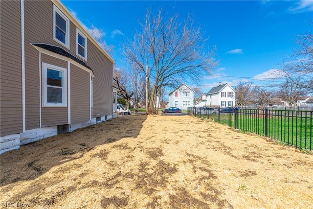 3237 Seymour Avenue, Cleveland, OH 44113