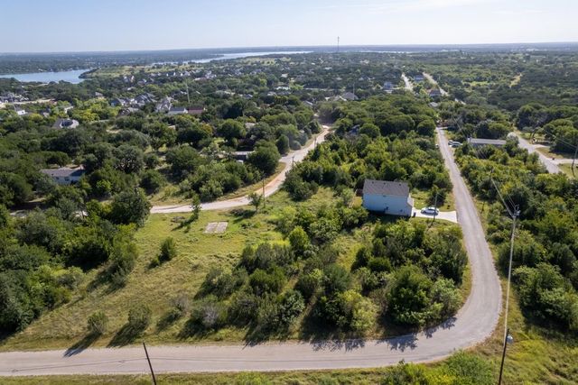 5652 Black Pine Circle, Granbury, TX 76048