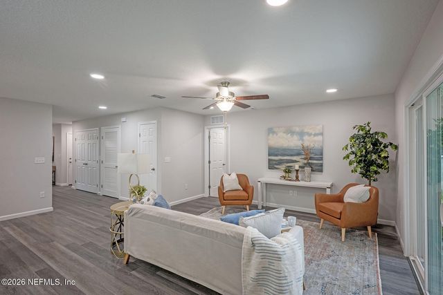 6467 FLOWERS Avenue, Jacksonville, FL 32244