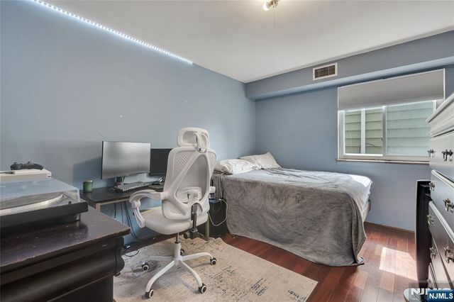 192 25th Street 2A, Bayonne, NJ 07002