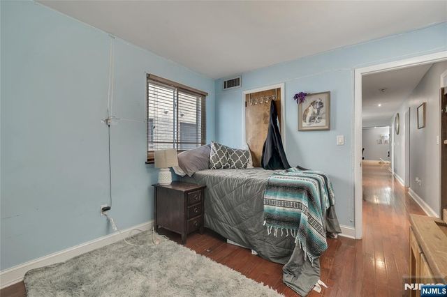 192 25th Street 2A, Bayonne, NJ 07002
