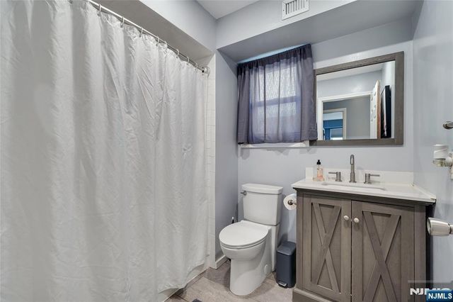 192 25th Street 2A, Bayonne, NJ 07002