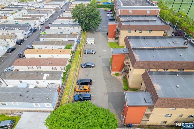 192 25th Street 2A, Bayonne, NJ 07002