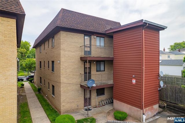 192 25th Street 2A, Bayonne, NJ 07002