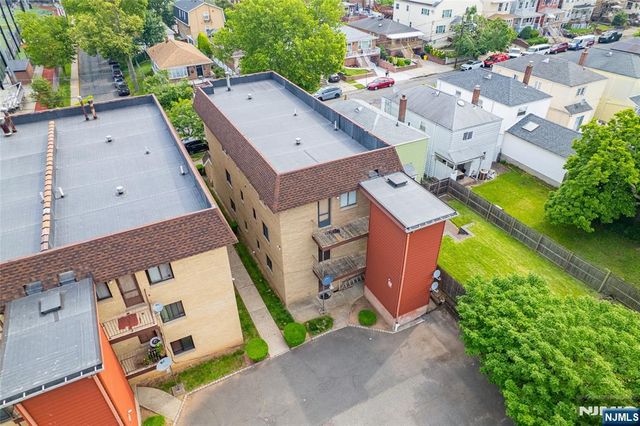 192 25th Street 2A, Bayonne, NJ 07002