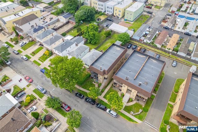 192 25th Street 2A, Bayonne, NJ 07002