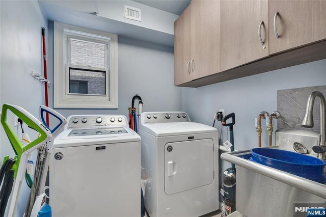 192 25th Street 2A, Bayonne, NJ 07002