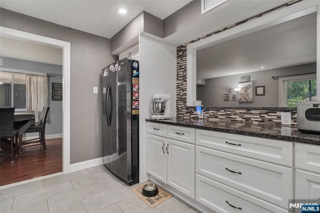 192 25th Street 2A, Bayonne, NJ 07002