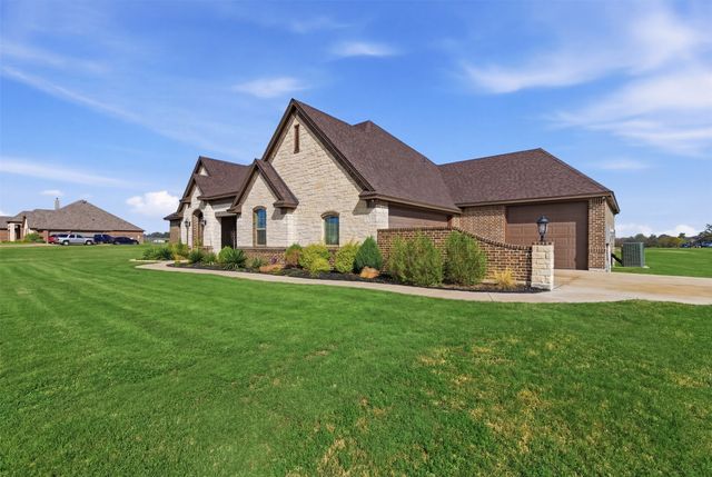 429 Hartley Way, Azle, TX 76020