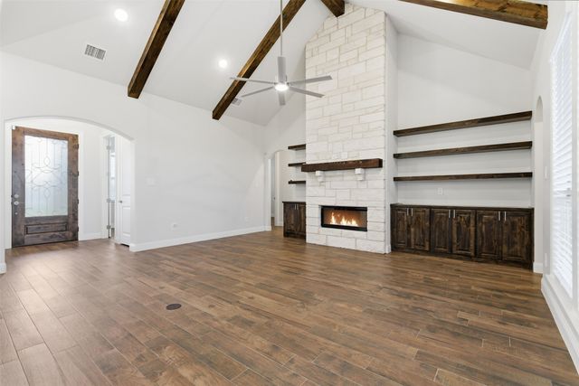 429 Hartley Way, Azle, TX 76020