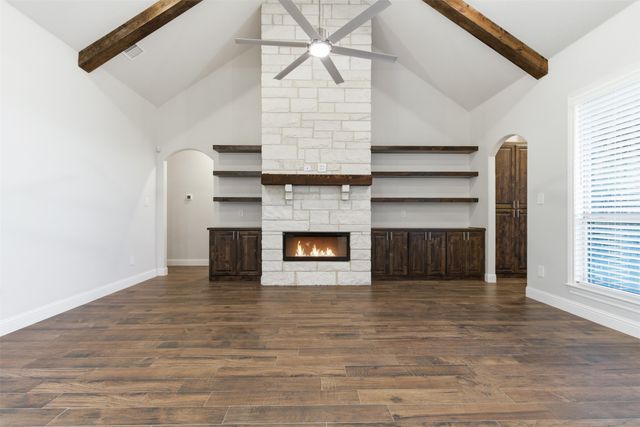 429 Hartley Way, Azle, TX 76020