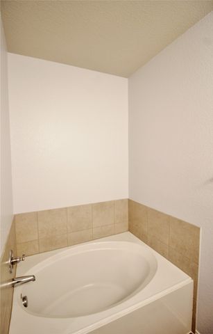 2139 Mossbrook Drive, Royse City, TX 75189