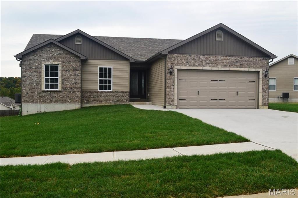 725 Blake Drive, Hillsboro, MO 63050