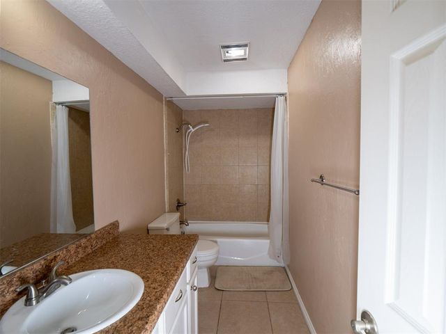 2109 Bois De Arc Circle, Norman, OK 73071