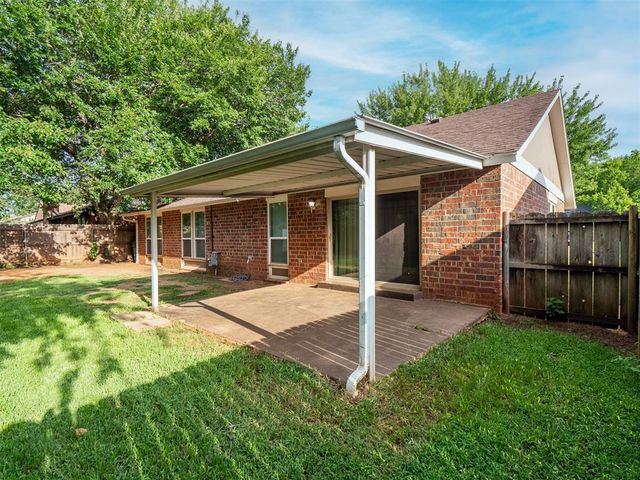 2109 Bois De Arc Circle, Norman, OK 73071
