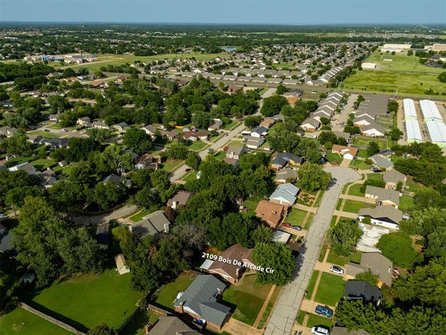 2109 Bois De Arc Circle, Norman, OK 73071