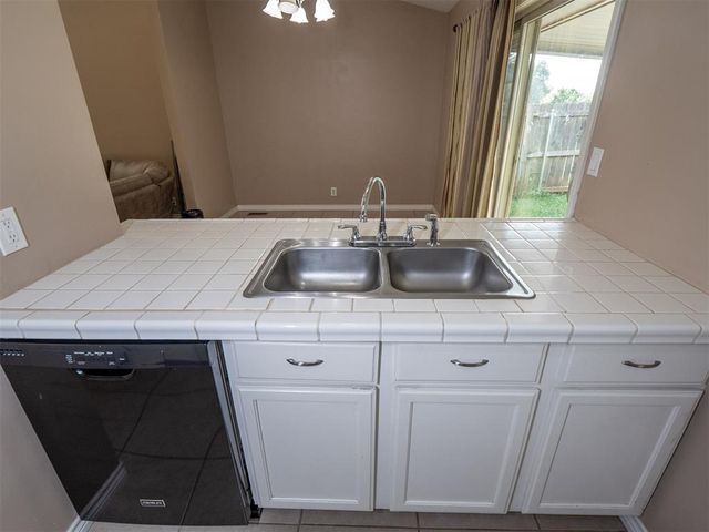 2109 Bois De Arc Circle, Norman, OK 73071