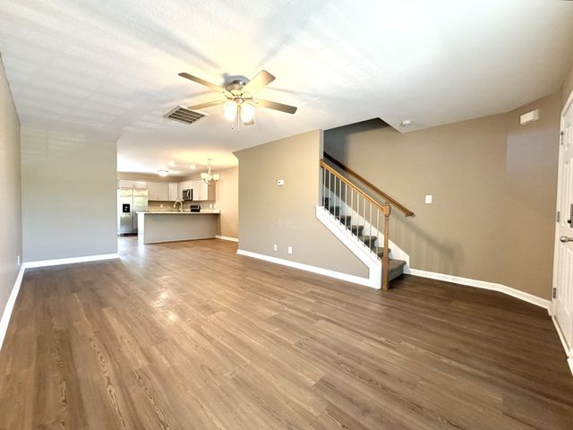 955 Big Sky Dr Apt D, Clarksville, TN 37040