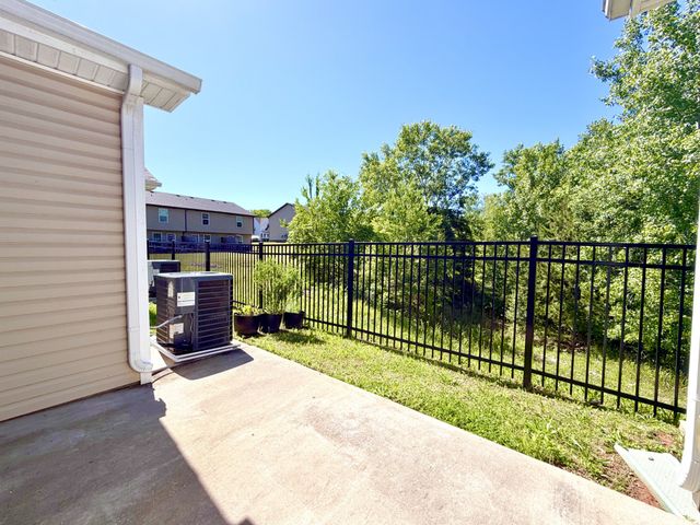 955 Big Sky Dr Apt D, Clarksville, TN 37040