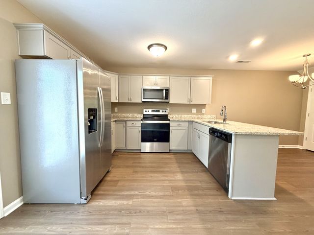 955 Big Sky Dr Apt D, Clarksville, TN 37040