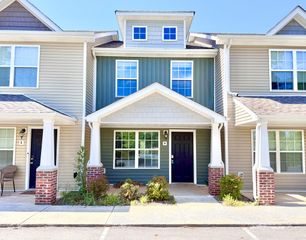 955 Big Sky Dr Apt D, Clarksville, TN 37040