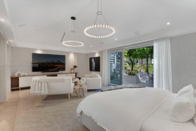 761 Buttonwood Ln, Miami, FL 33137