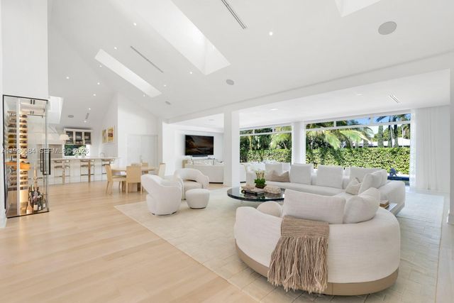 761 Buttonwood Ln, Miami, FL 33137