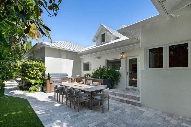 761 Buttonwood Ln, Miami, FL 33137