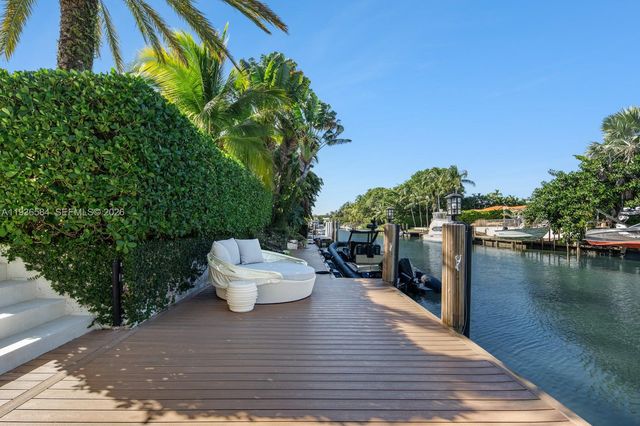 761 Buttonwood Ln, Miami, FL 33137