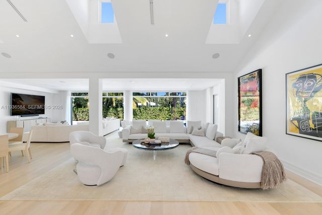 761 Buttonwood Ln, Miami, FL 33137