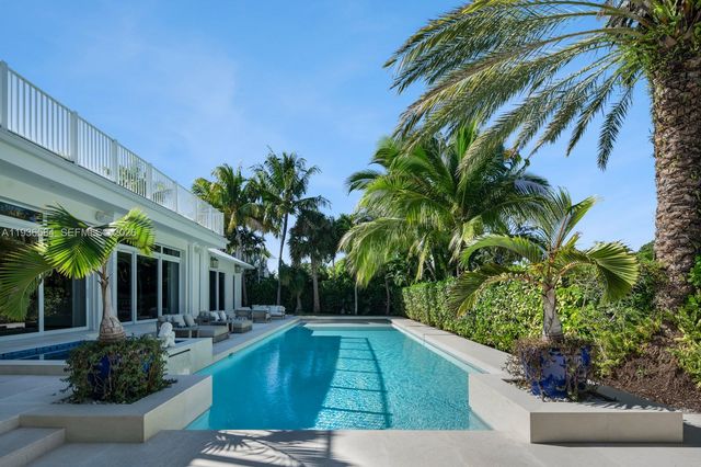 761 Buttonwood Ln, Miami, FL 33137