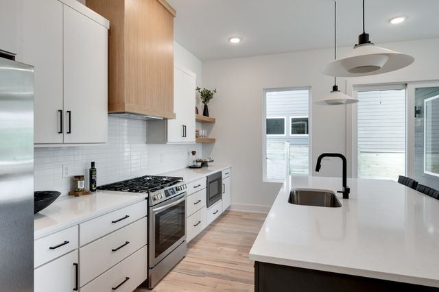 1915 Scott Ave, Nashville, TN 37206