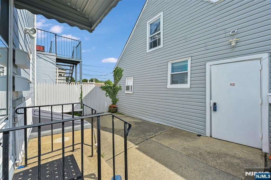 252-258 Degraw Avenue, Teaneck, NJ 07666