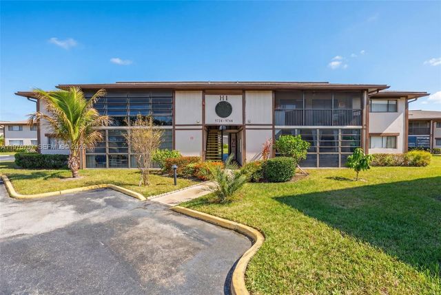 9748 S Belfort Circle 201, Tamarac, FL 33321