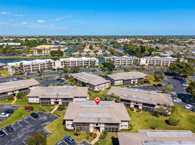 9748 S Belfort Circle 201, Tamarac, FL 33321