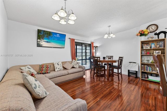 9748 S Belfort Circle 201, Tamarac, FL 33321