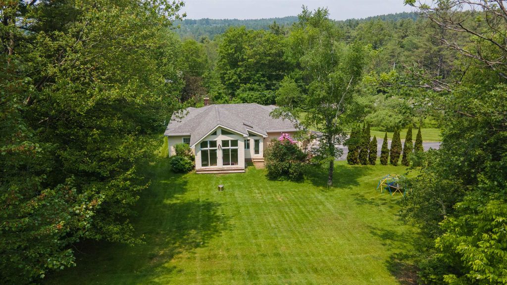 16 Knights Hill Road, New London, NH 03257