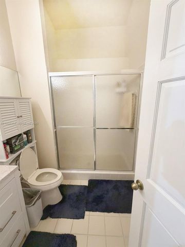 10877 NW 8th St, Pembroke Pines, FL 33026