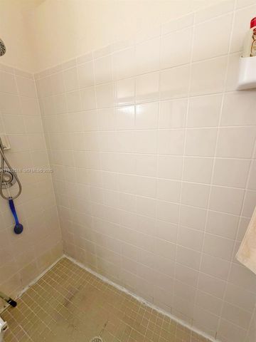 10877 NW 8th St, Pembroke Pines, FL 33026