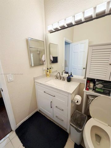 10877 NW 8th St, Pembroke Pines, FL 33026